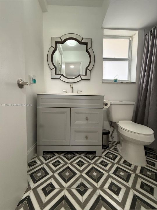 Под контрактом: $105,000 (1 спален, 1 ванн, 640 Квадратных фут)