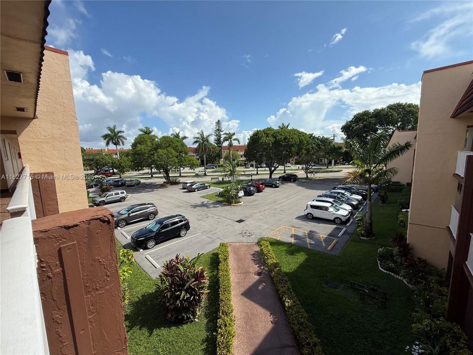 Под контрактом: $105,000 (1 спален, 1 ванн, 640 Квадратных фут)