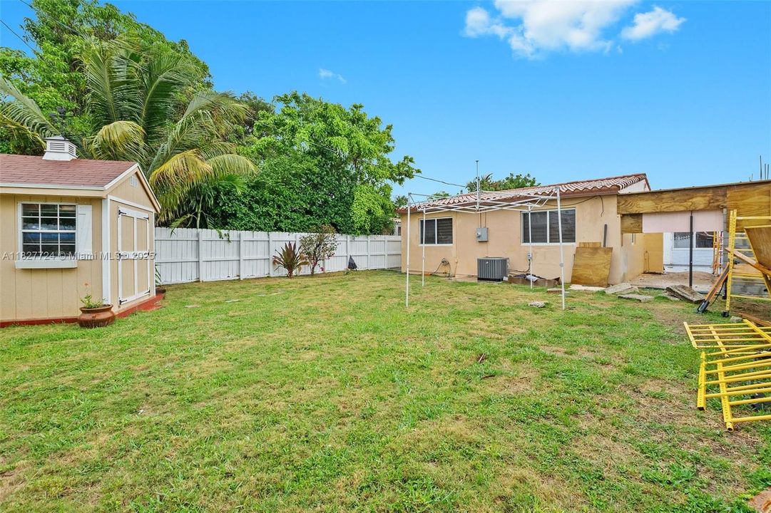 На продажу: $1,999,999 (2 спален, 1 ванн, 1186 Квадратных фут)