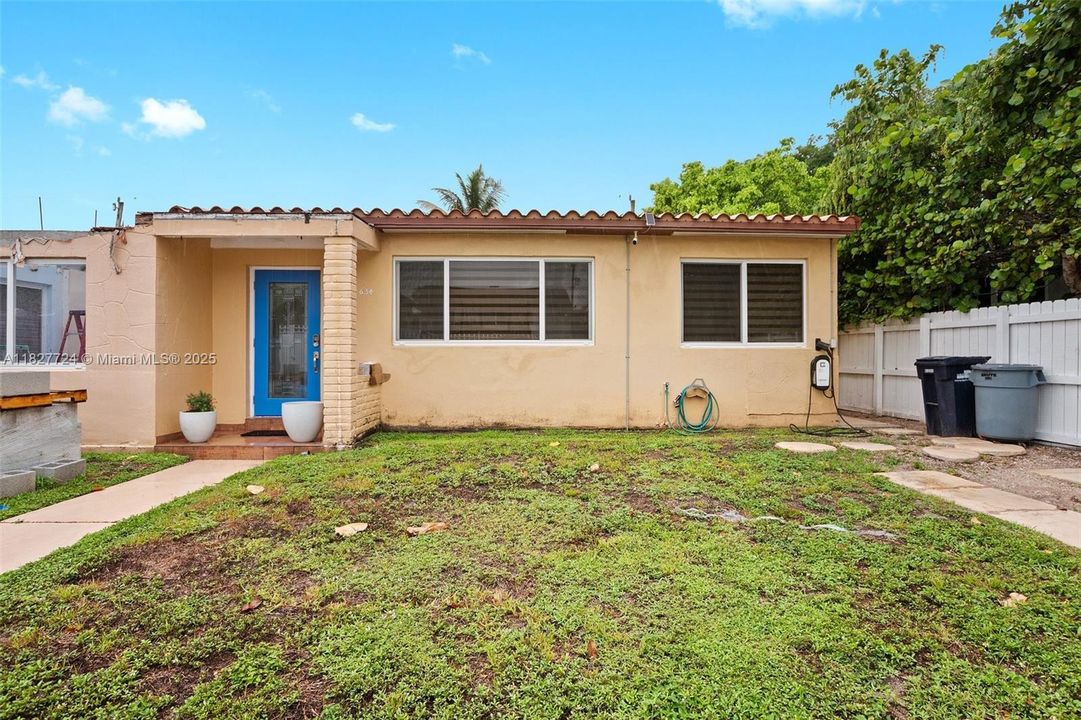 На продажу: $1,999,999 (2 спален, 1 ванн, 1186 Квадратных фут)