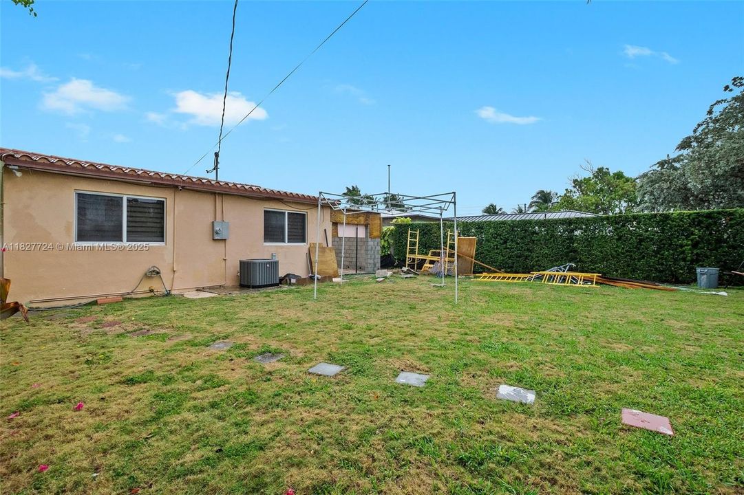 На продажу: $1,999,999 (2 спален, 1 ванн, 1186 Квадратных фут)