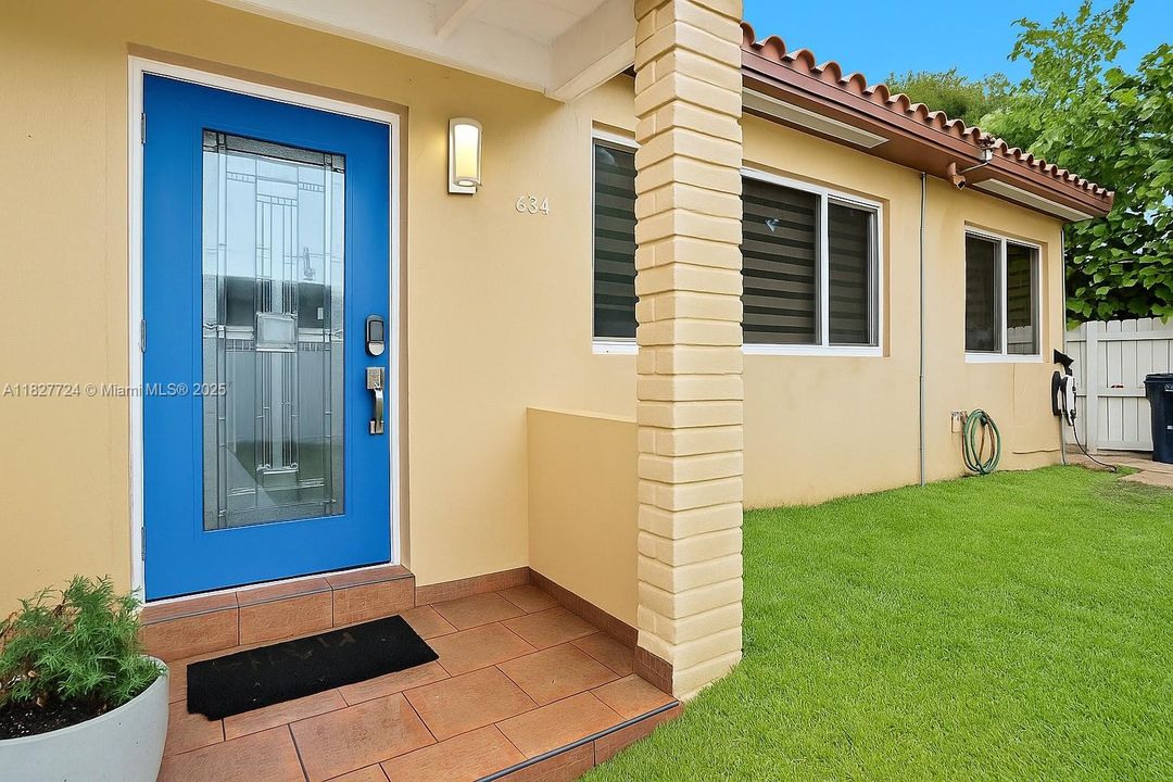 На продажу: $1,999,999 (2 спален, 1 ванн, 1186 Квадратных фут)