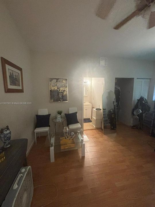 合同活跃: $515,000 (5 贝兹, 4 浴室, 3325 平方英尺)