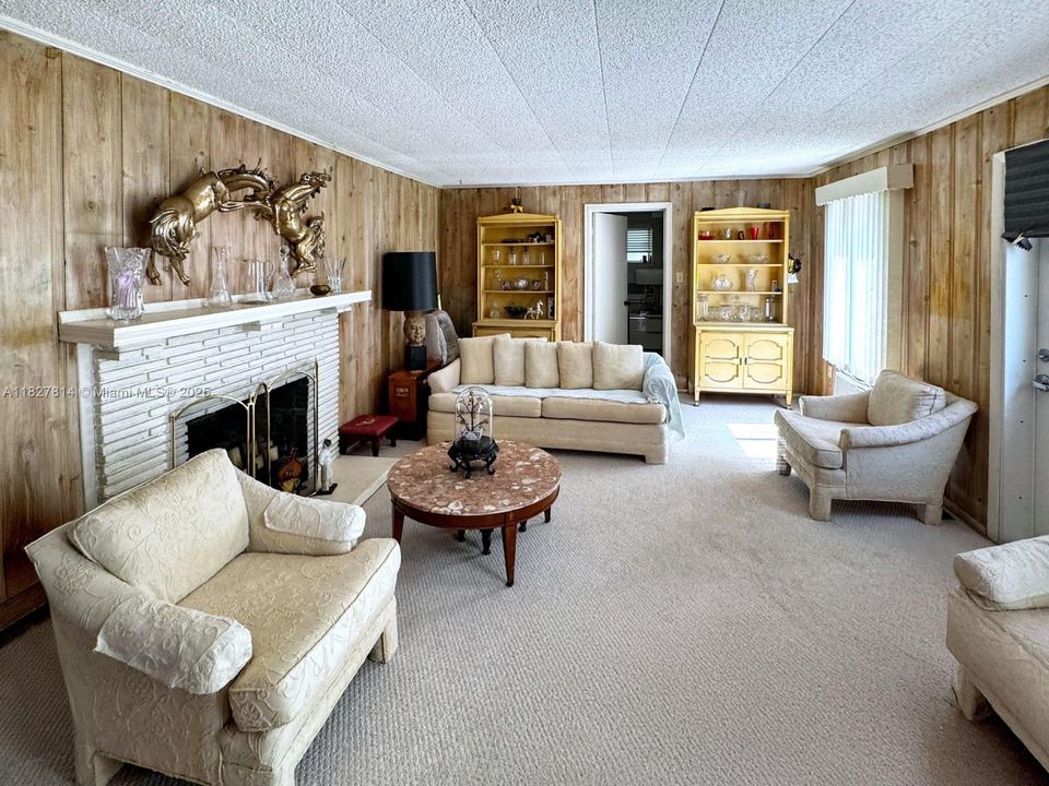 Недавно продано: $1,750,000 (3 спален, 2 ванн, 3576 Квадратных фут)