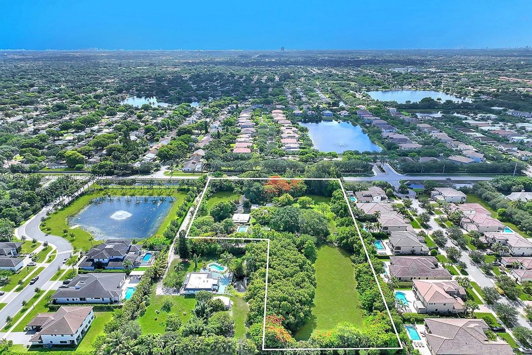 Недавно продано: $1,750,000 (3 спален, 2 ванн, 3576 Квадратных фут)