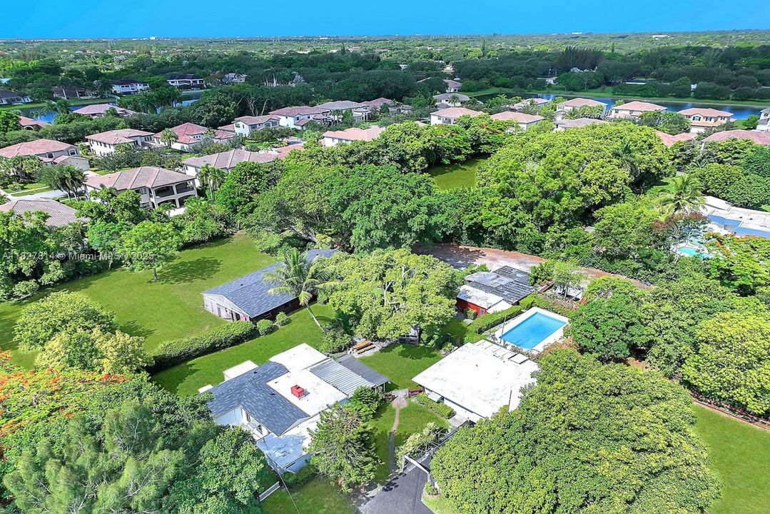 Недавно продано: $1,750,000 (3 спален, 2 ванн, 3576 Квадратных фут)