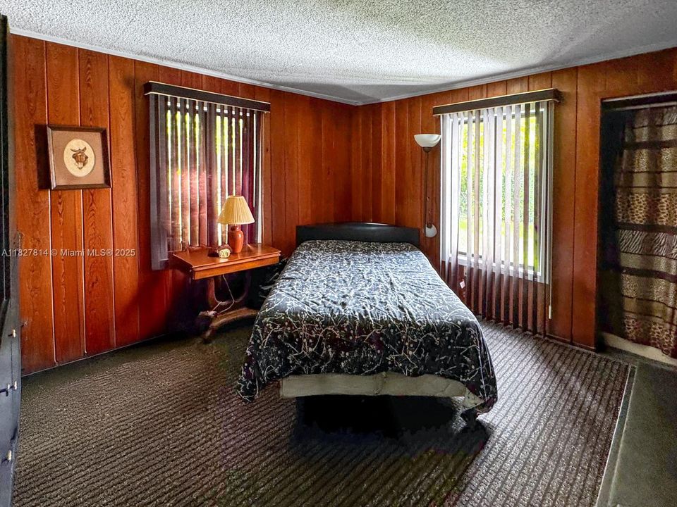 Недавно продано: $1,750,000 (3 спален, 2 ванн, 3576 Квадратных фут)