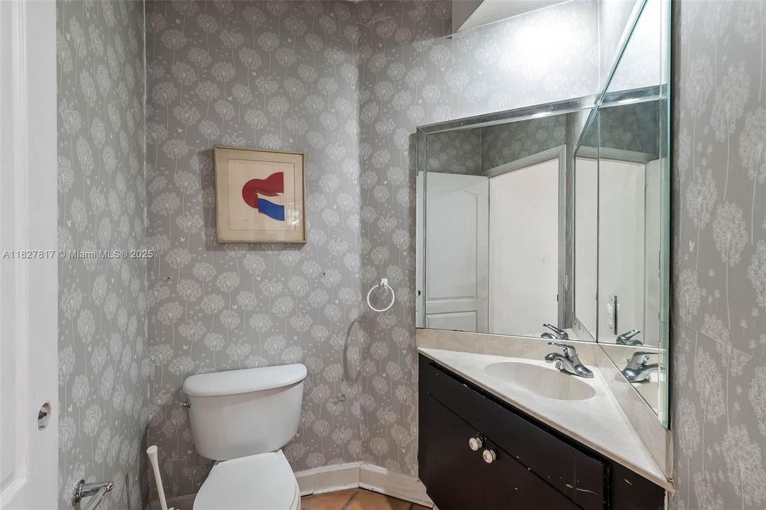 最近售出: $890,000 (3 贝兹, 2 浴室, 1480 平方英尺)