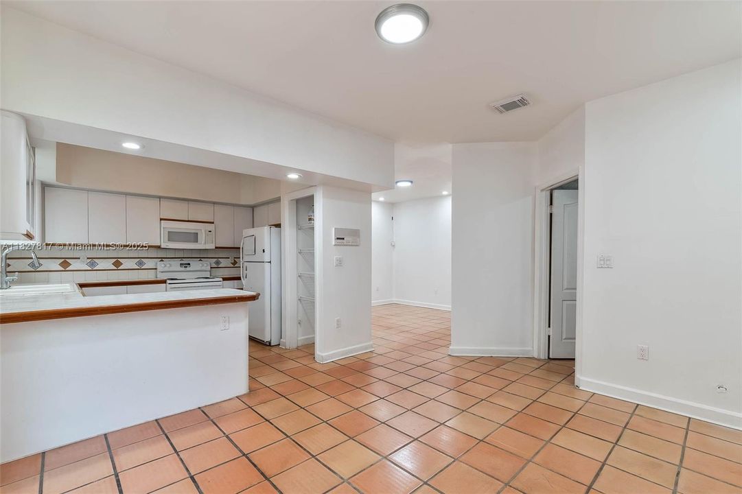 最近售出: $890,000 (3 贝兹, 2 浴室, 1480 平方英尺)