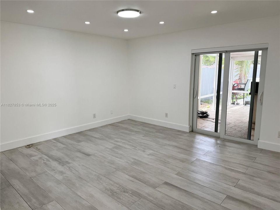 Recientemente alquilado: $3,750 (3 camas, 2 baños, 1539 Pies cuadrados)