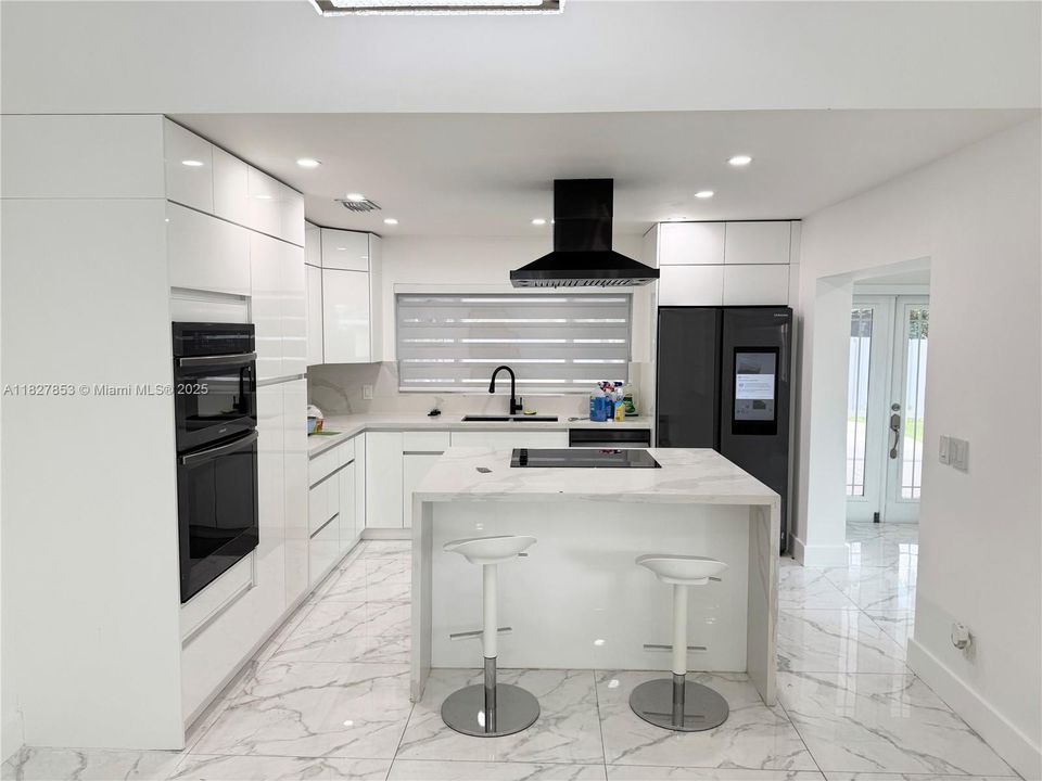 Recientemente alquilado: $3,750 (3 camas, 2 baños, 1539 Pies cuadrados)