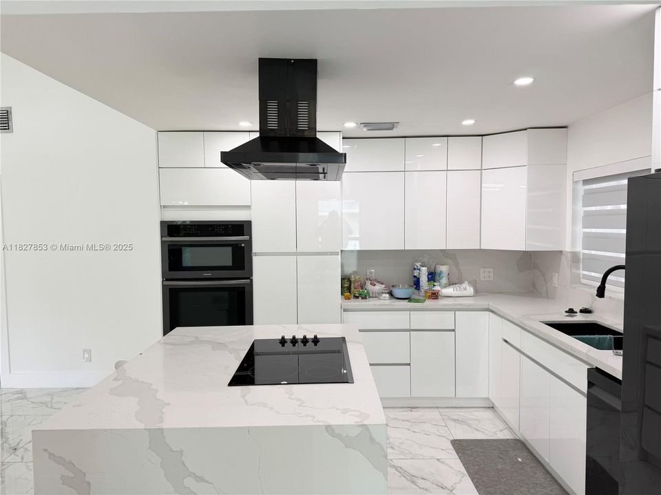 Recientemente alquilado: $3,750 (3 camas, 2 baños, 1539 Pies cuadrados)