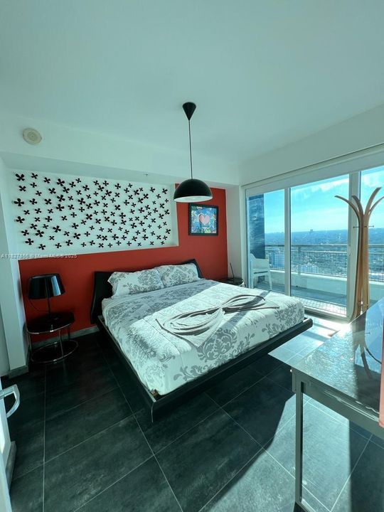 待售: $398,500 (1 贝兹, 1 浴室, 615 平方英尺)