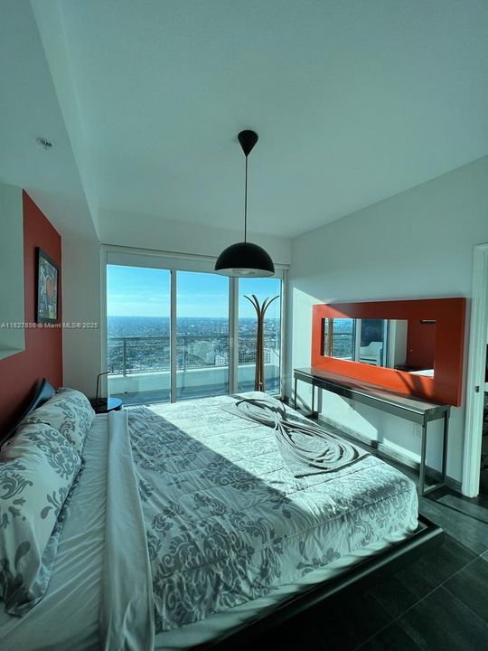 待售: $398,500 (1 贝兹, 1 浴室, 615 平方英尺)