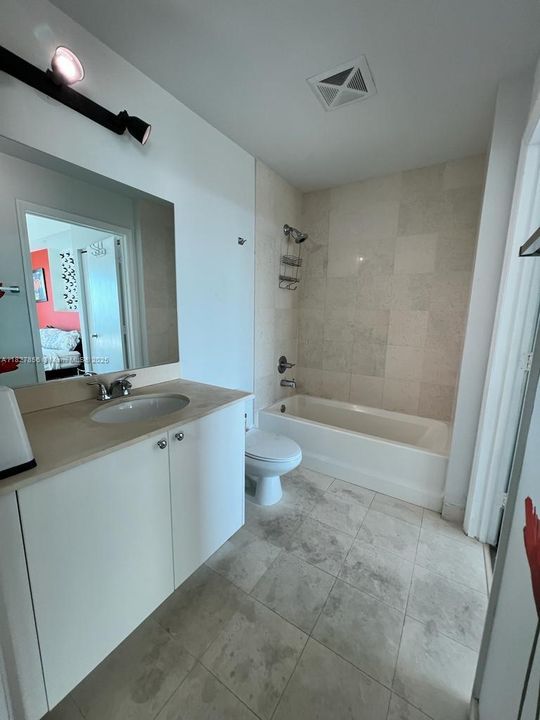 待售: $398,500 (1 贝兹, 1 浴室, 615 平方英尺)