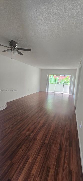 Vendido Recientemente: $288,999 (1 camas, 1 baños, 934 Pies cuadrados)