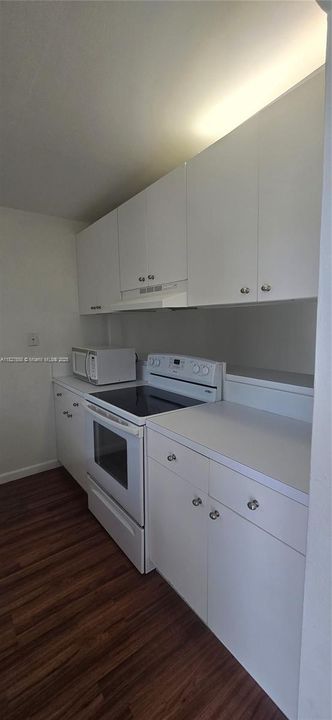 Vendido Recientemente: $288,999 (1 camas, 1 baños, 934 Pies cuadrados)