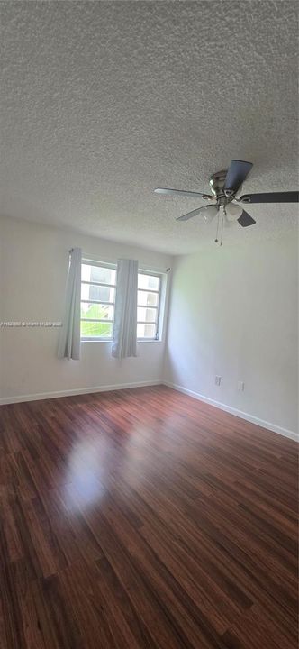 Vendido Recientemente: $288,999 (1 camas, 1 baños, 934 Pies cuadrados)