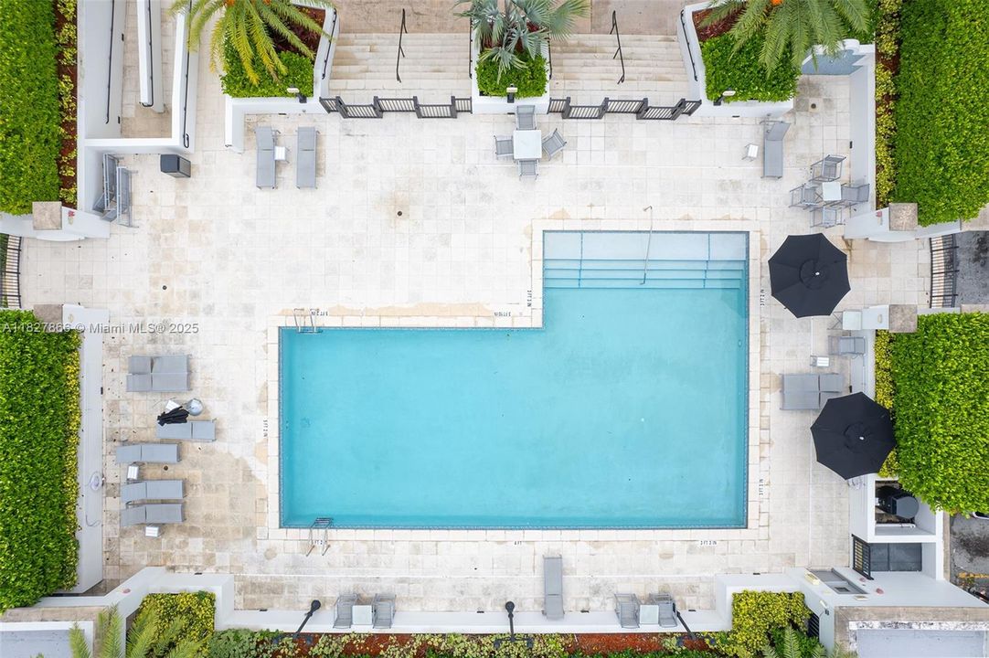 For Sale: $646,995 (2 beds, 2 baths, 990 Square Feet)