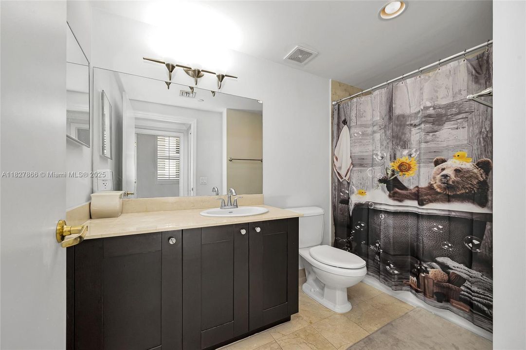 For Sale: $646,995 (2 beds, 2 baths, 990 Square Feet)