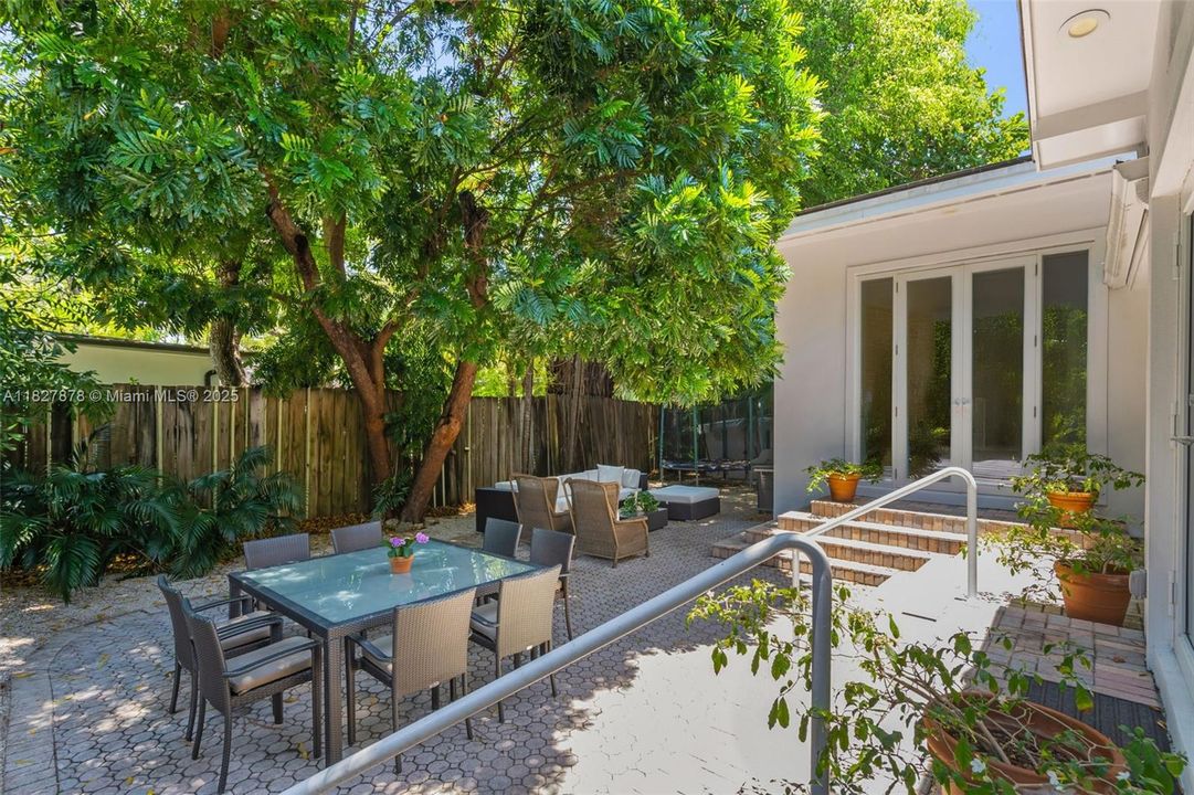 En Venta: $1,899,000 (3 camas, 2 baños, 2078 Pies cuadrados)