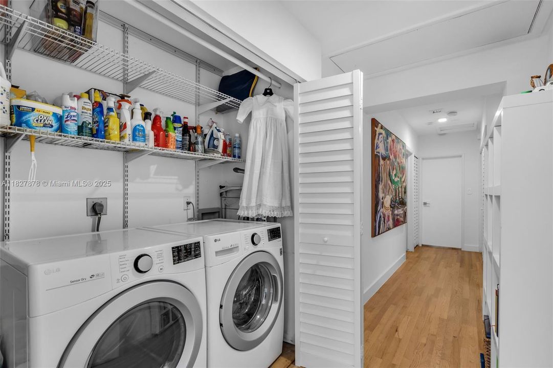 En Venta: $1,899,000 (3 camas, 2 baños, 2078 Pies cuadrados)