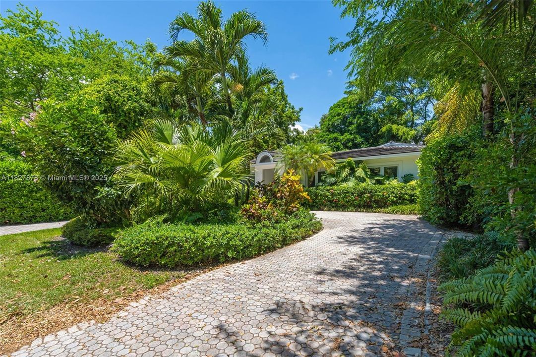 En Venta: $1,899,000 (3 camas, 2 baños, 2078 Pies cuadrados)