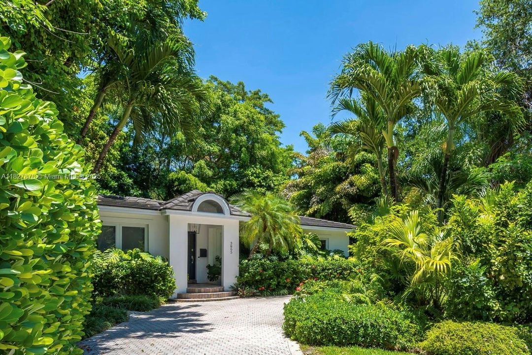 En Venta: $1,899,000 (3 camas, 2 baños, 2078 Pies cuadrados)