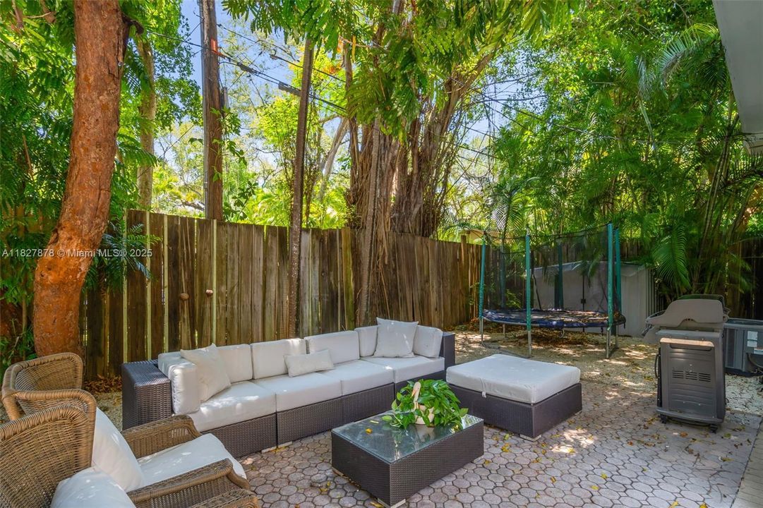 En Venta: $1,899,000 (3 camas, 2 baños, 2078 Pies cuadrados)