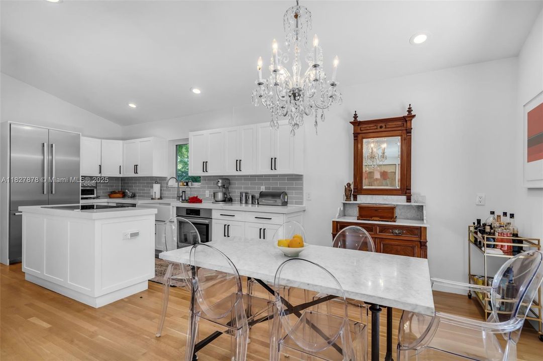 En Venta: $1,899,000 (3 camas, 2 baños, 2078 Pies cuadrados)