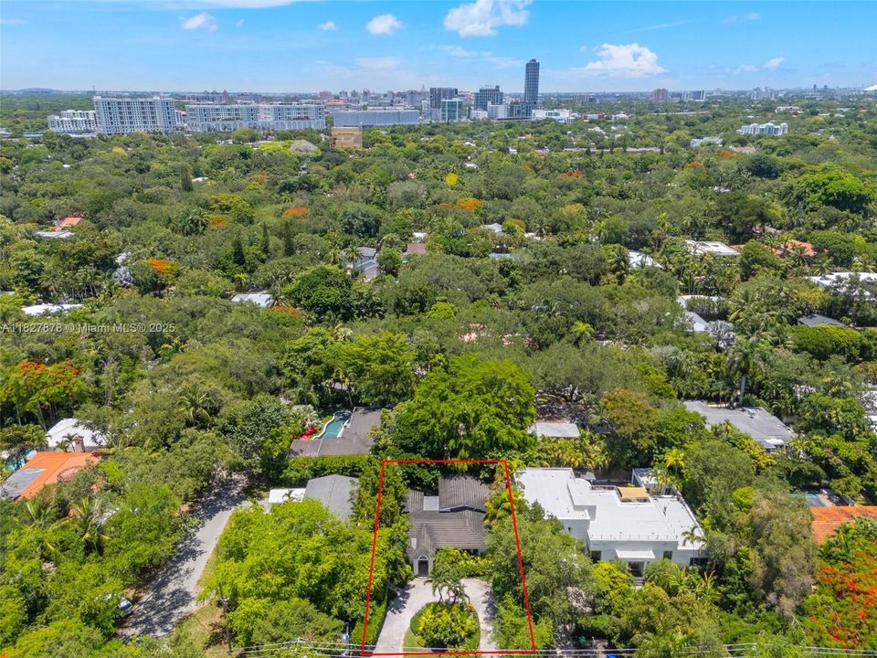 En Venta: $1,899,000 (3 camas, 2 baños, 2078 Pies cuadrados)