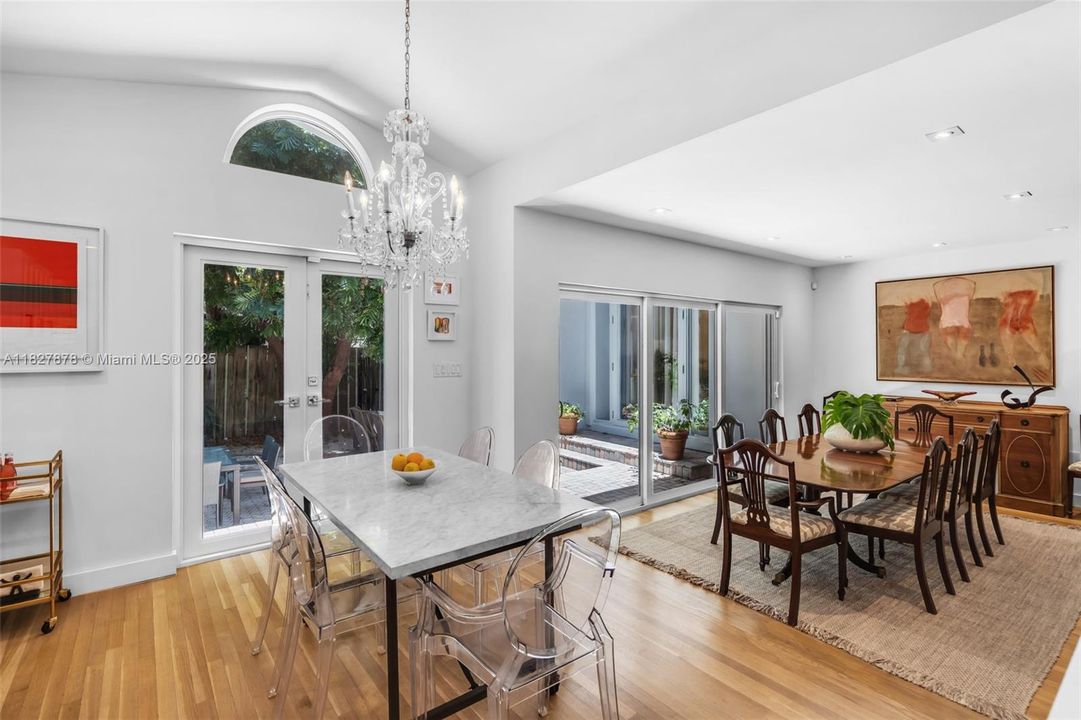 En Venta: $1,899,000 (3 camas, 2 baños, 2078 Pies cuadrados)