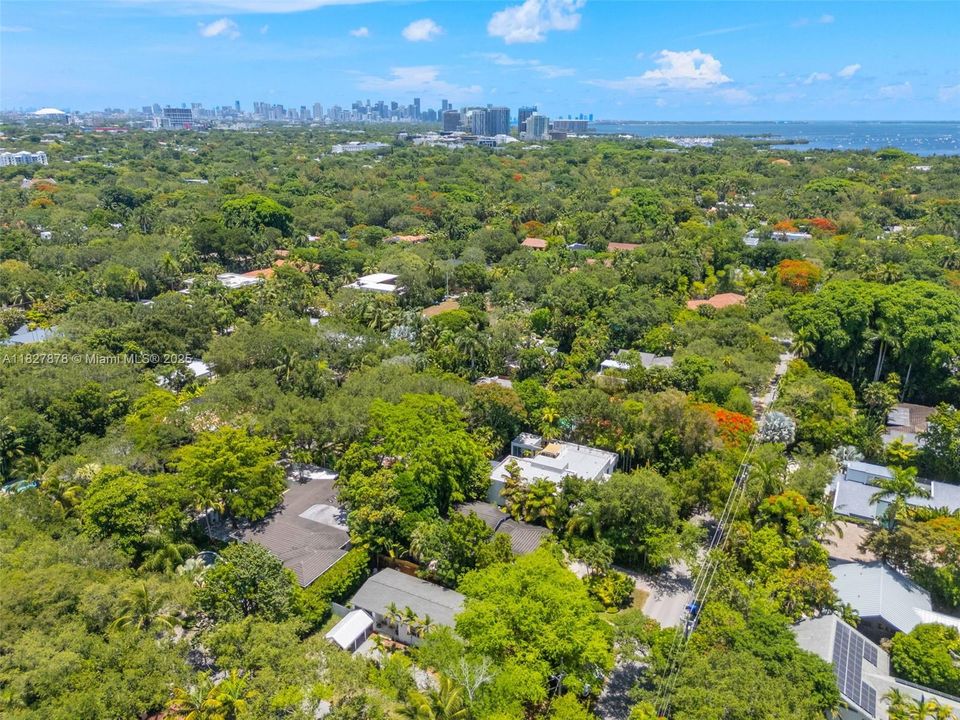 En Venta: $1,899,000 (3 camas, 2 baños, 2078 Pies cuadrados)