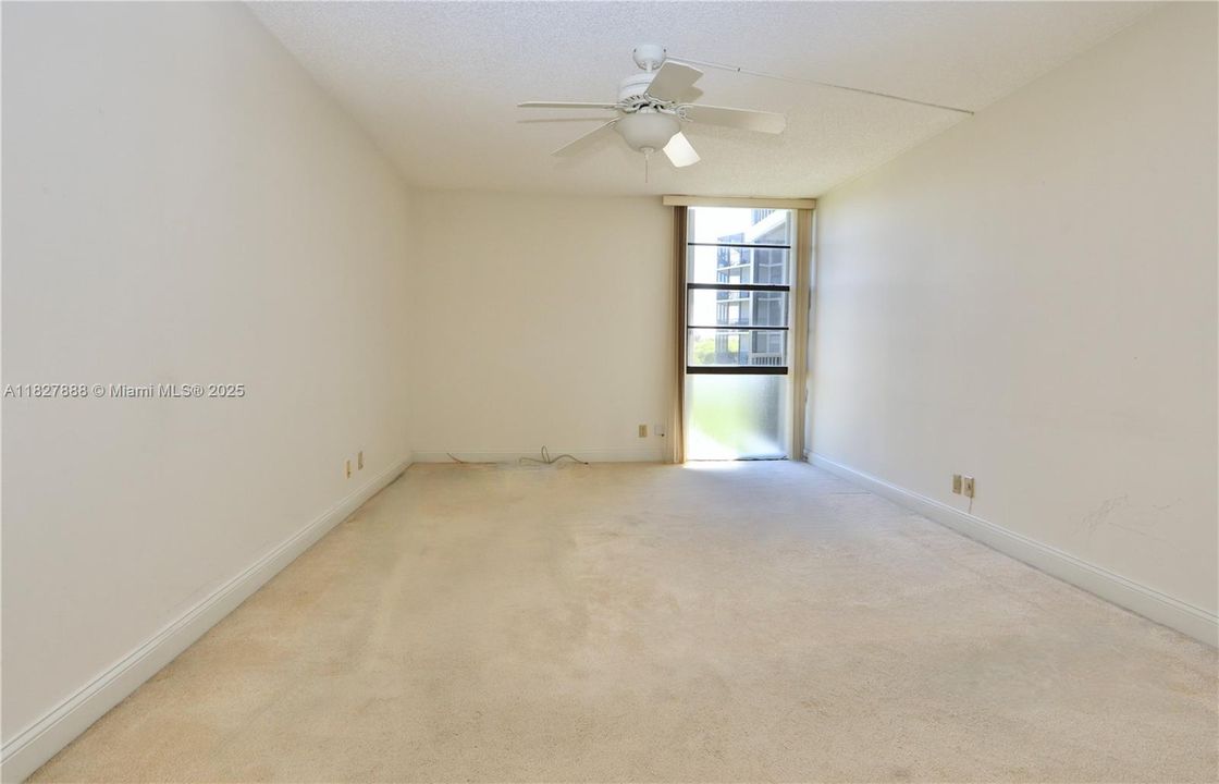 En Venta: $218,000 (2 camas, 2 baños, 994 Pies cuadrados)