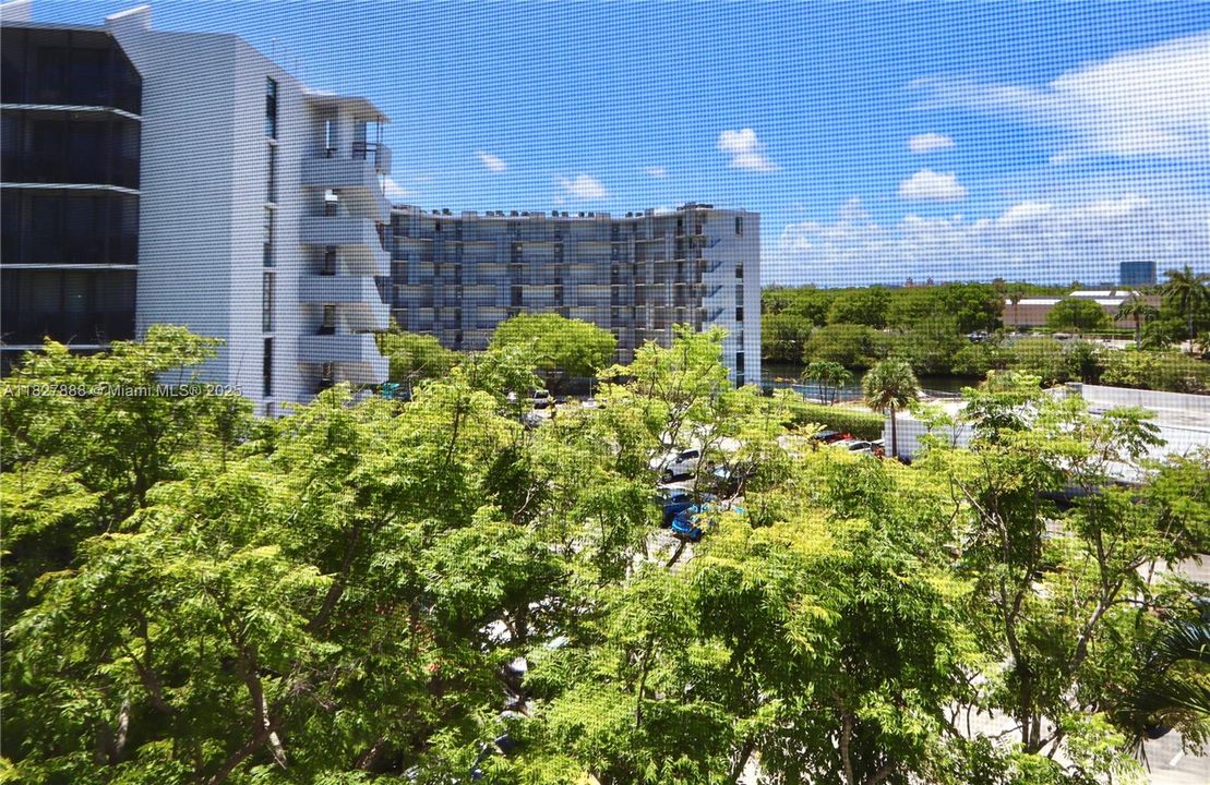 En Venta: $218,000 (2 camas, 2 baños, 994 Pies cuadrados)