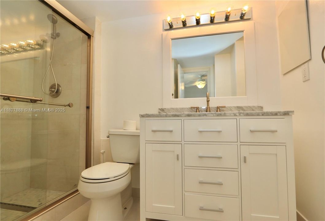 En Venta: $218,000 (2 camas, 2 baños, 994 Pies cuadrados)