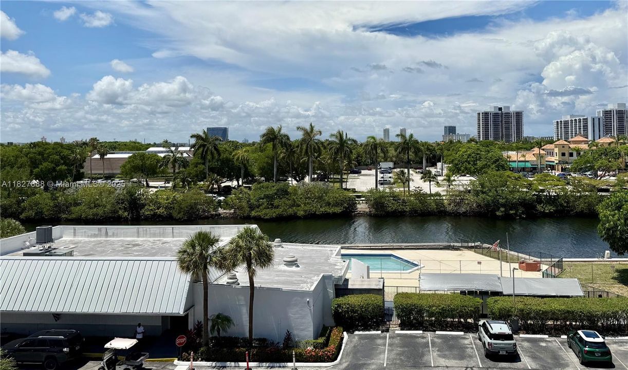 En Venta: $218,000 (2 camas, 2 baños, 994 Pies cuadrados)