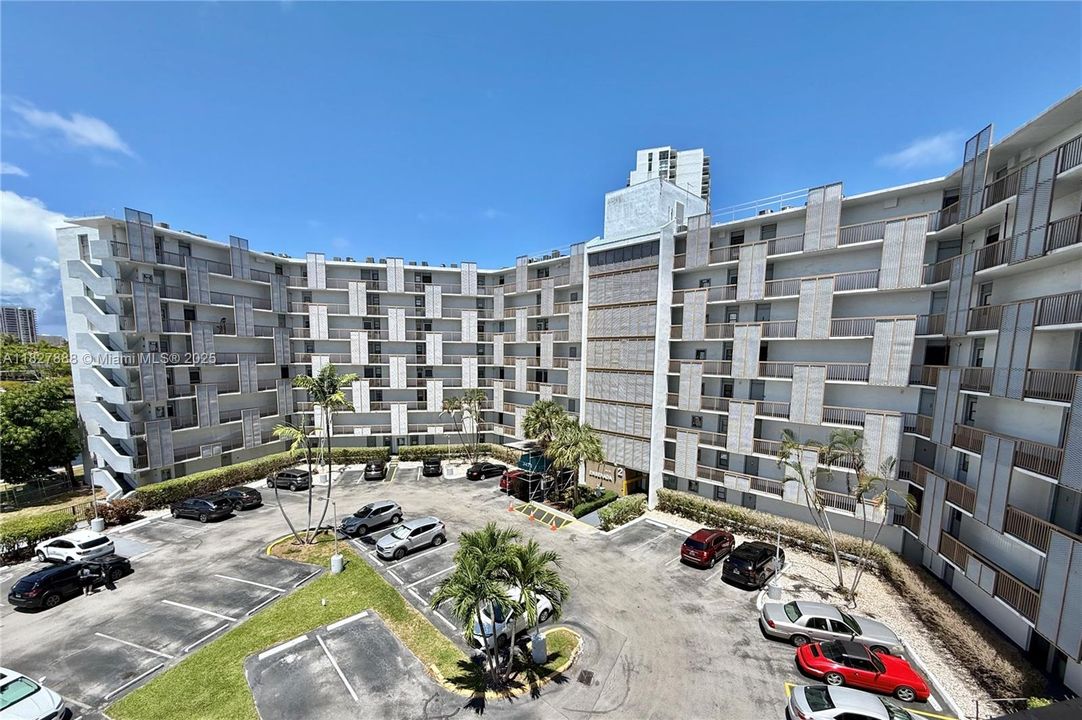 En Venta: $218,000 (2 camas, 2 baños, 994 Pies cuadrados)