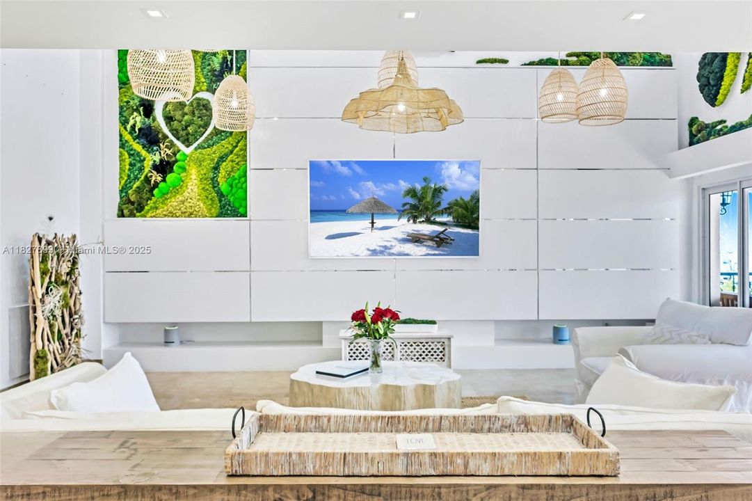 For Sale: $6,490,000 (3 beds, 4 baths, 3227 Square Feet)