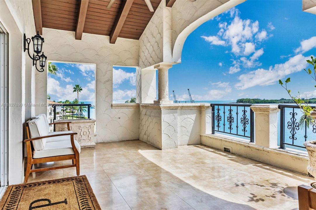 For Sale: $6,490,000 (3 beds, 4 baths, 3227 Square Feet)