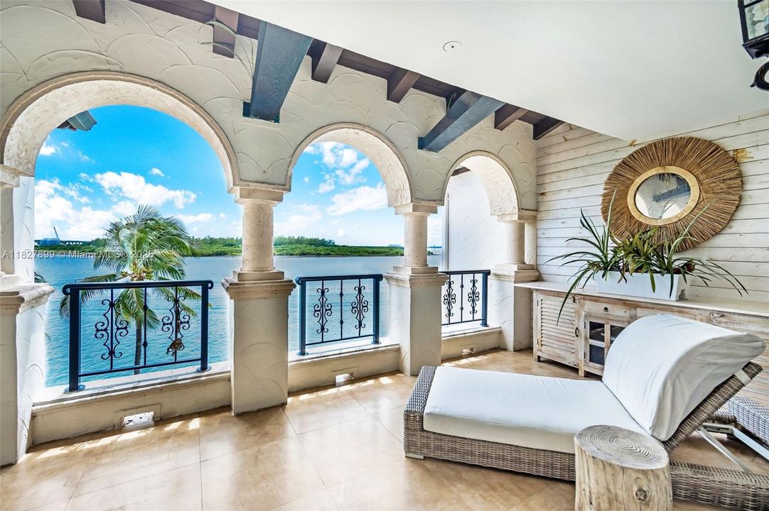 For Sale: $6,490,000 (3 beds, 4 baths, 3227 Square Feet)