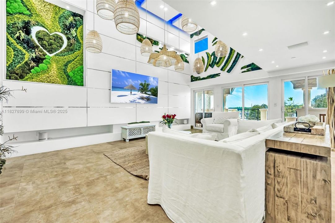 For Sale: $6,490,000 (3 beds, 4 baths, 3227 Square Feet)