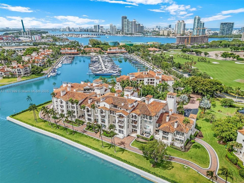 For Sale: $6,490,000 (3 beds, 4 baths, 3227 Square Feet)