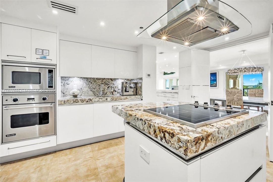 For Sale: $6,490,000 (3 beds, 4 baths, 3227 Square Feet)