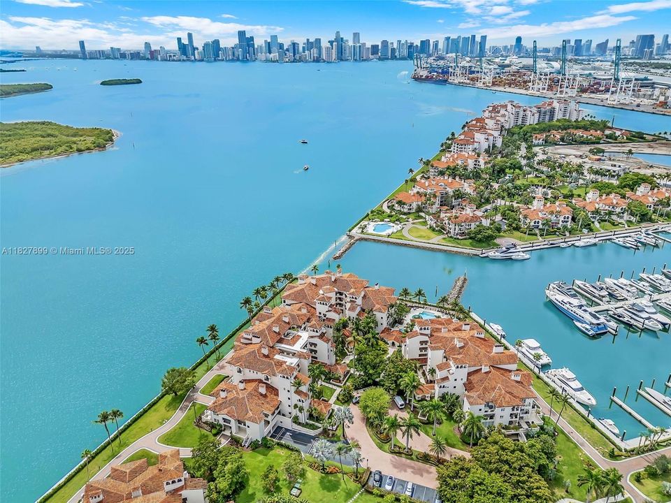 For Sale: $6,490,000 (3 beds, 4 baths, 3227 Square Feet)