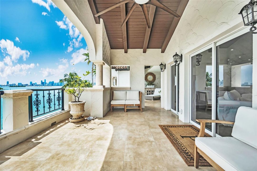 For Sale: $6,490,000 (3 beds, 4 baths, 3227 Square Feet)