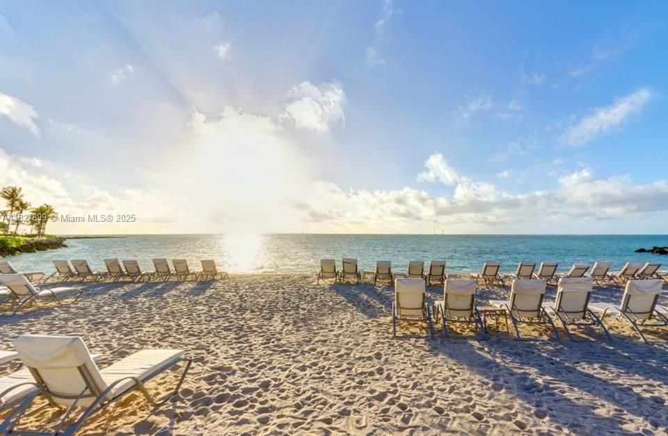 For Sale: $6,490,000 (3 beds, 4 baths, 3227 Square Feet)