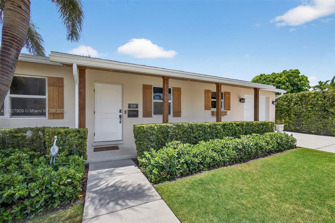 最近售出: $1,194,000 (3 贝兹, 2 浴室, 1257 平方英尺)