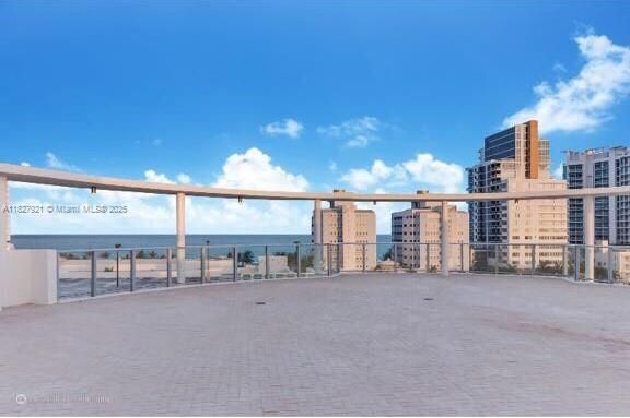 For Sale: $1,100,000 (2 beds, 2 baths, 1175 Square Feet)