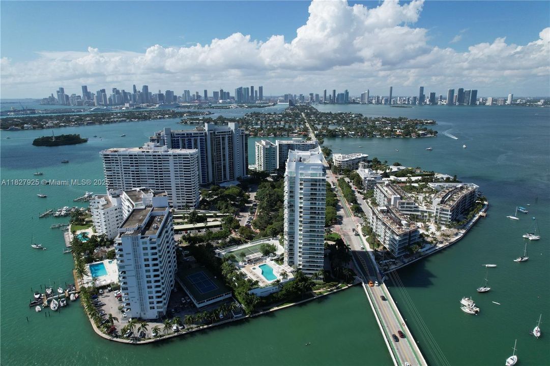 For Sale: $1,800,000 (2 beds, 2 baths, 1477 Square Feet)